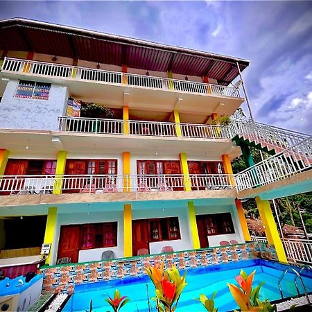 Adams Peak Grand Hotell Nallathanniya Exteriör bild
