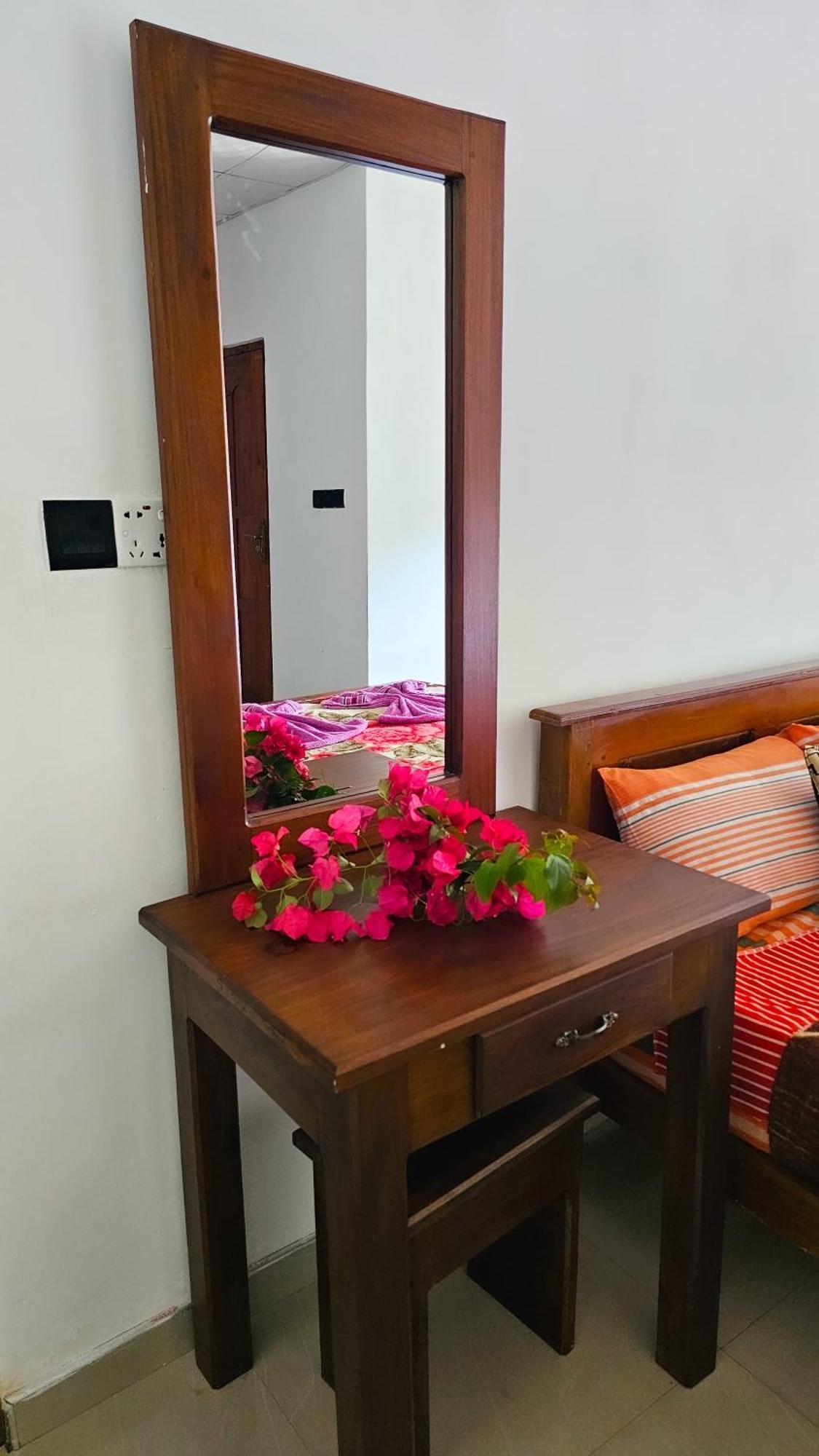 Adams Peak Grand Hotell Nallathanniya Exteriör bild