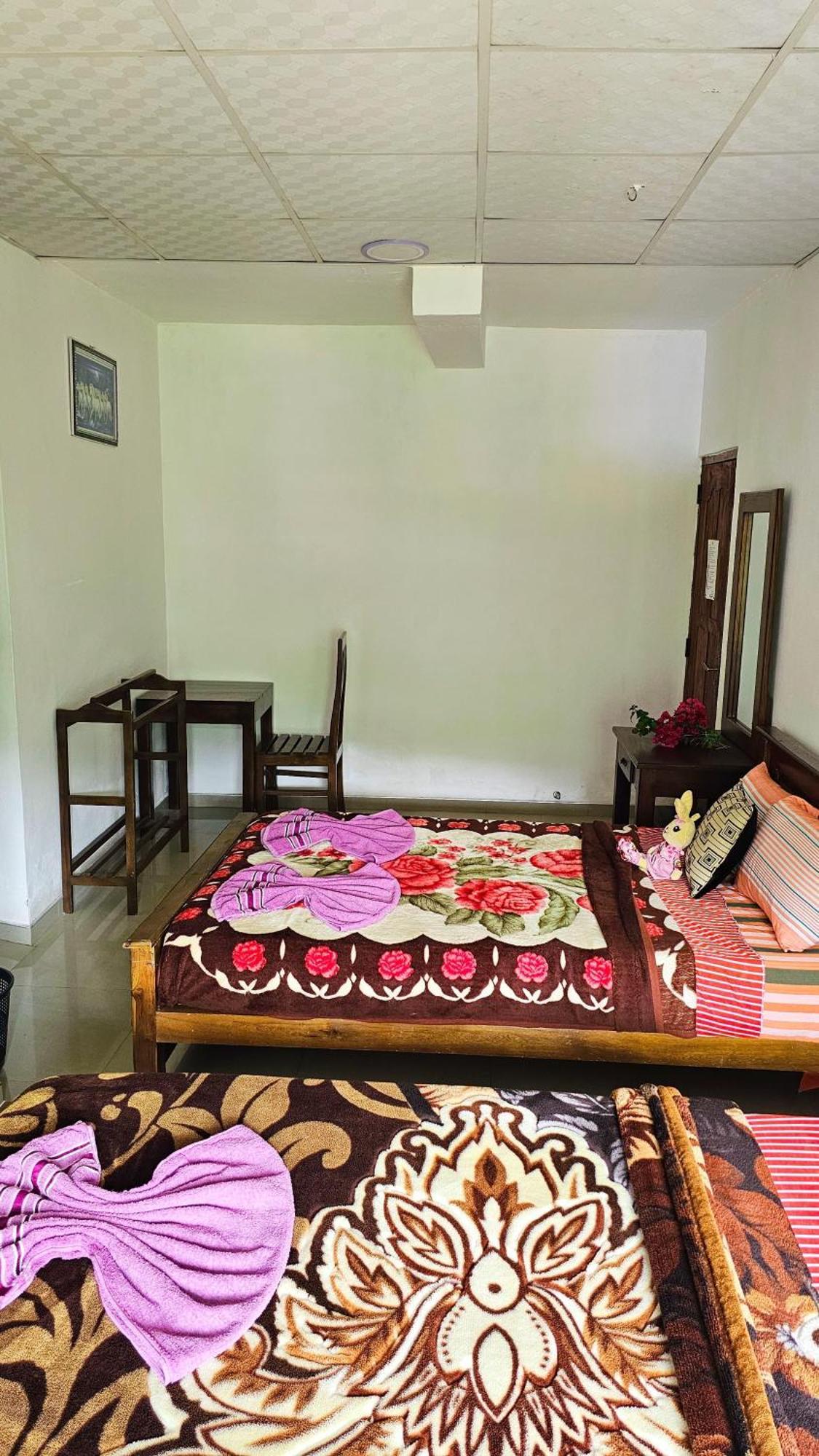 Adams Peak Grand Hotell Nallathanniya Exteriör bild