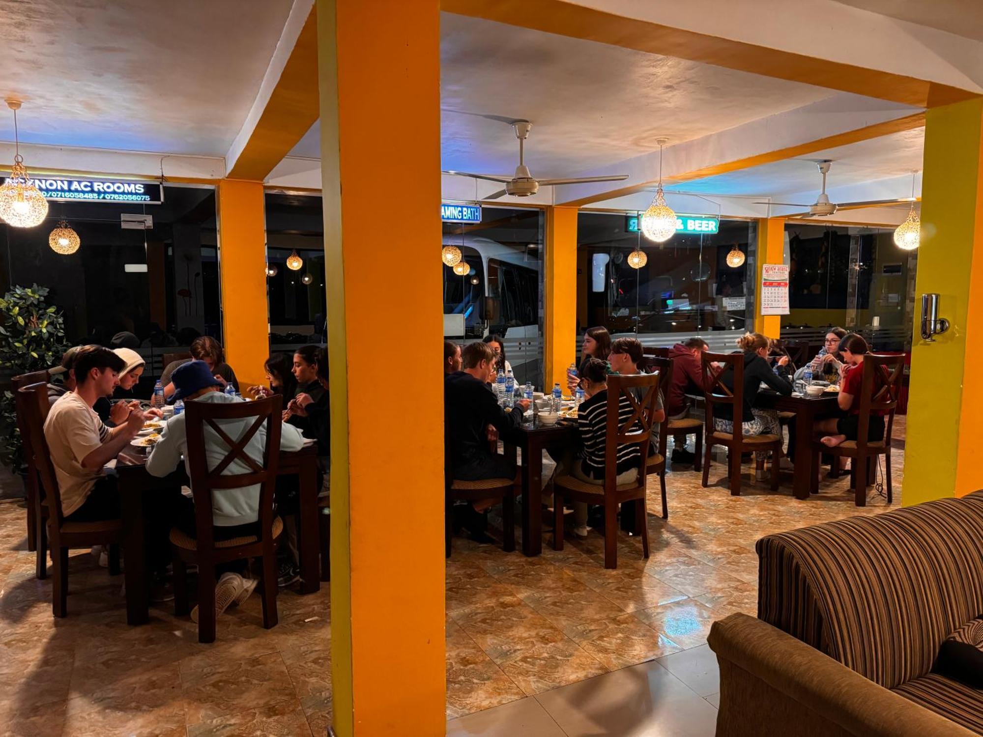 Adams Peak Grand Hotell Nallathanniya Exteriör bild