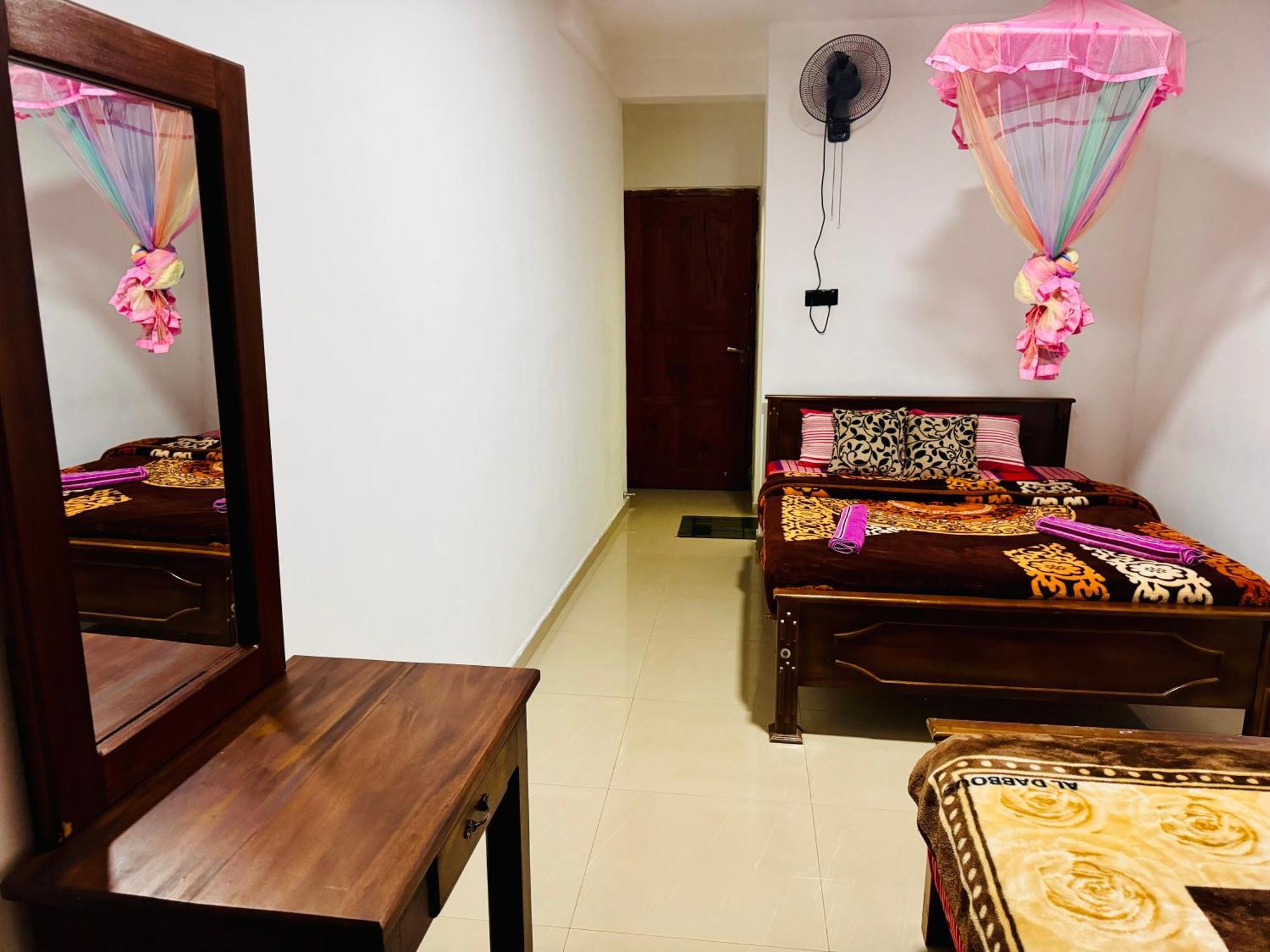 Adams Peak Grand Hotell Nallathanniya Exteriör bild