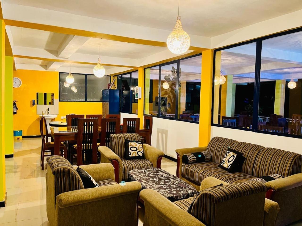 Adams Peak Grand Hotell Nallathanniya Exteriör bild